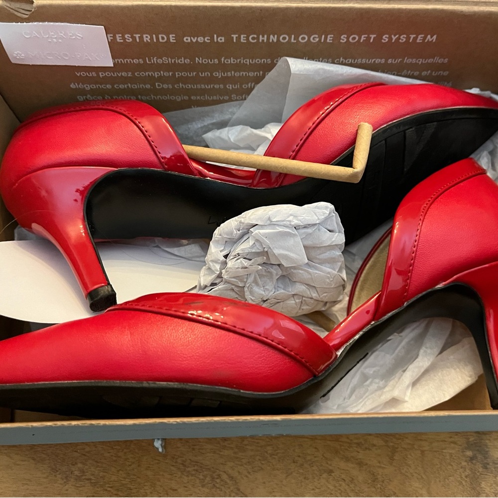 Life Stride Saldana Pumps